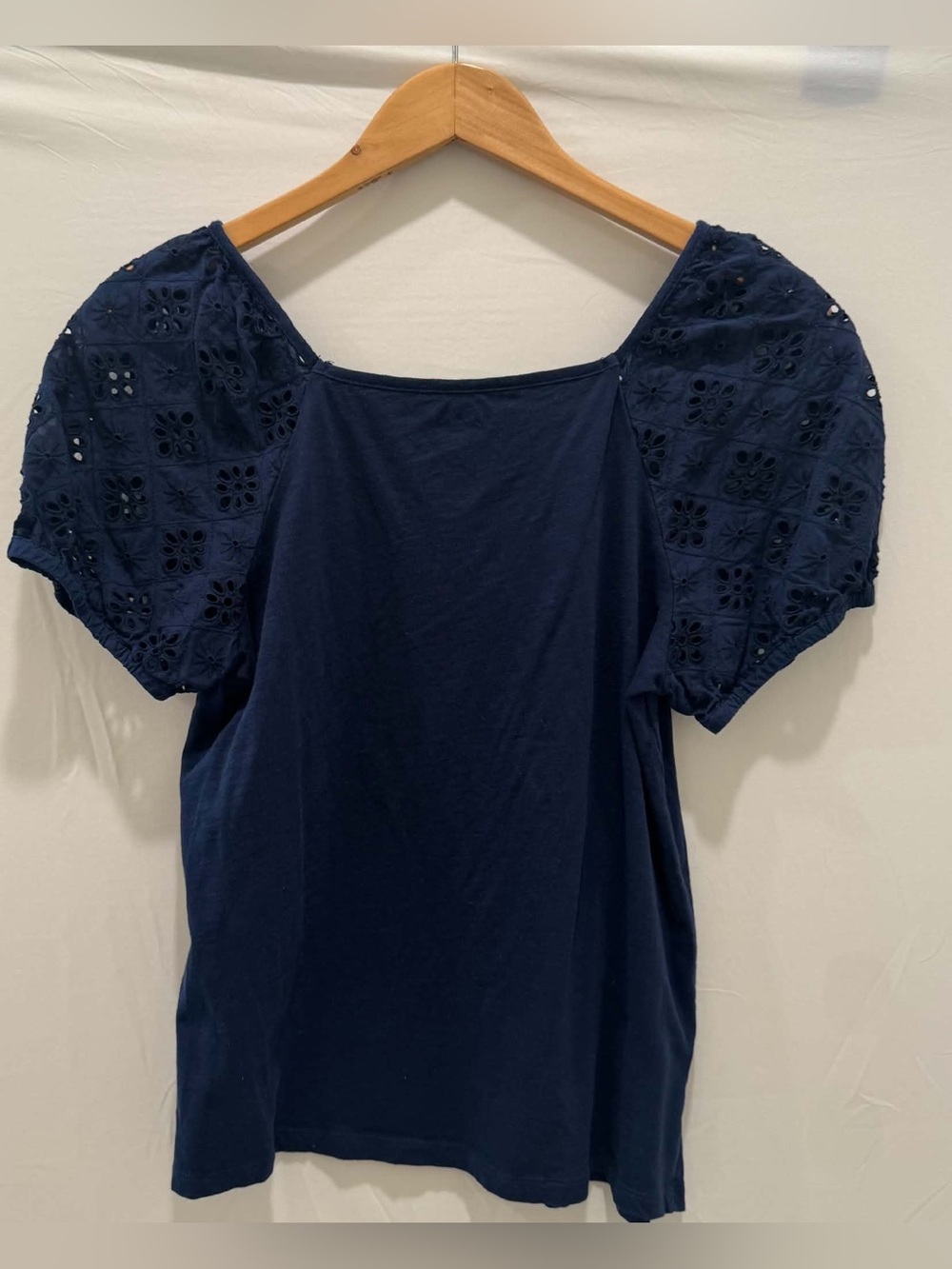St. John's Bay Navy Eyelet Puff Sleeve Tee Women M